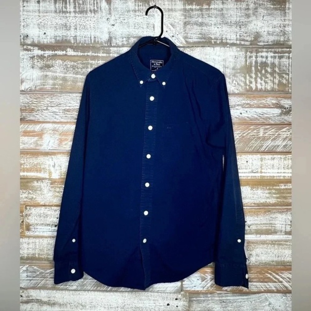 Abercrombie and Fitch men's long sleeve button-down blue‎ dress shirt M